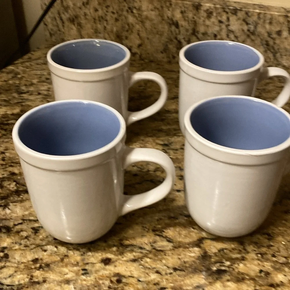 Gibson set of 4 mugs white blue see pictures please